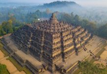 Du lịch Indonesia, khám phá ngôi đền Borobudur cổ xưa đầy bí ẩn